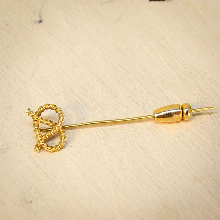 18ct Gold Staffordshire Knot Pin