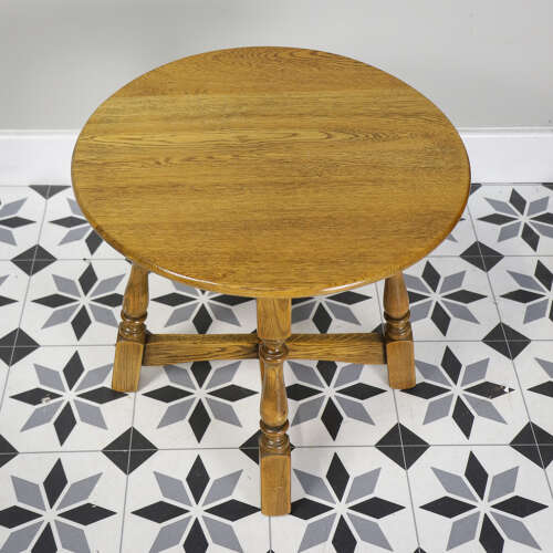 Solid Oak Round Table with Turned Legs 17th Century Style