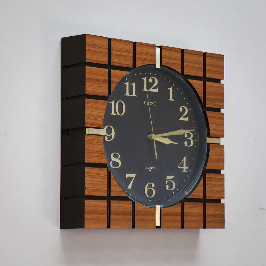 Wall Clock Mid Century Retro Waffle Style. Wood Effect Quartz Clock