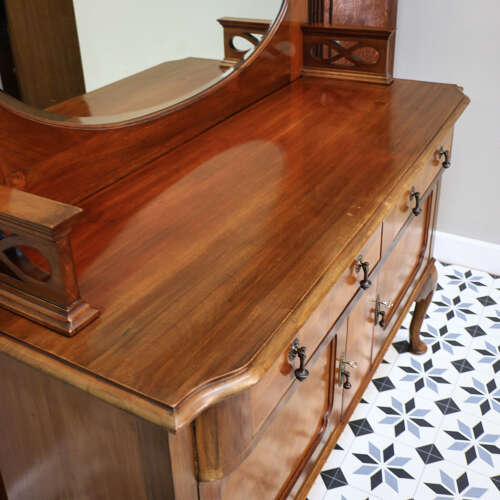 Edwardian Mirror Back Sideboard in Mahogany with Cabriole Legs