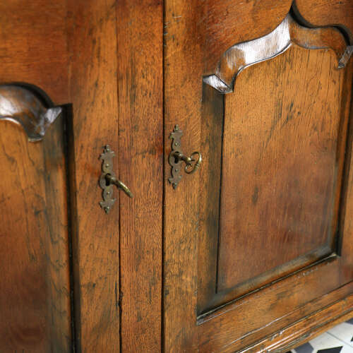 Oak Welsh Dresser by Batheaston Furniture with Plate Rack and Keys