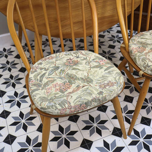 Four Ercol Windsor 370 Dining Chairs with n Elm Ercol Drop Leaf Dining Table