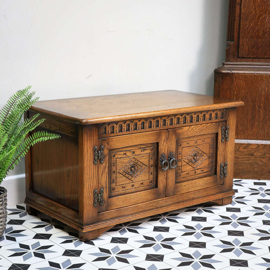 TV Media Unit in Oak Mellow Craft