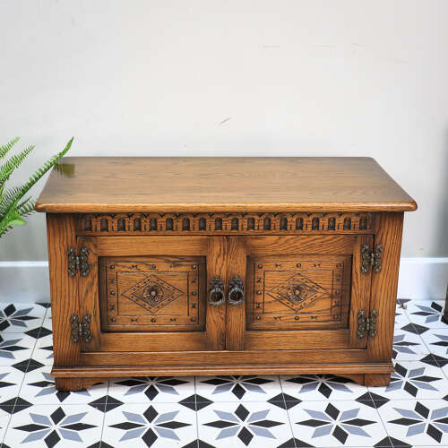 TV Media Unit in Oak Mellow Craft